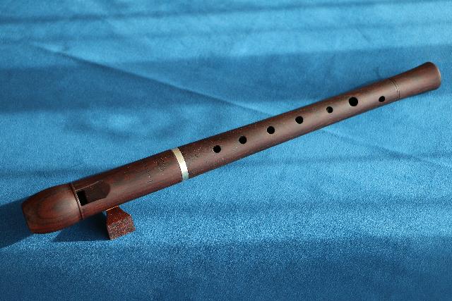 Tin whistle